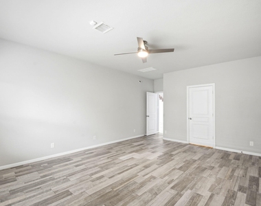 16203 Centennial Light Drive - Photo Thumbnail 17