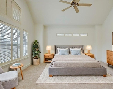 1412 Castle Court - Photo Thumbnail 13