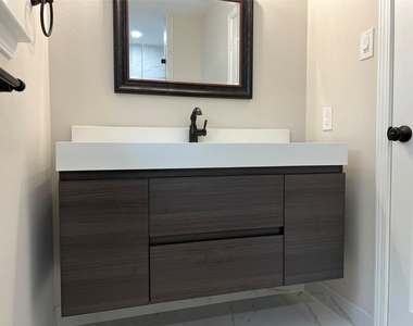 10903 Albury Drive - Photo Thumbnail 18