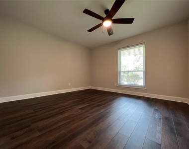 10903 Albury Drive - Photo Thumbnail 12