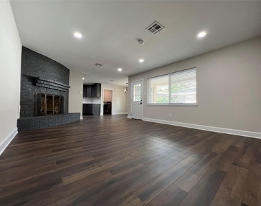 10903 Albury Drive - Photo Thumbnail 11