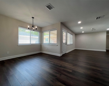 10903 Albury Drive - Photo Thumbnail 6