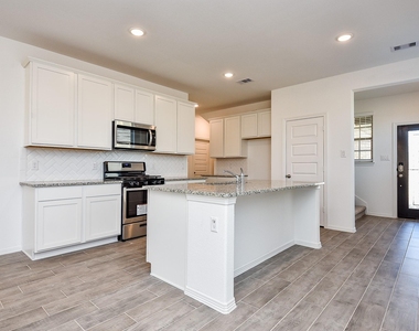 23002 Undertaken Path Drive - Photo Thumbnail 6