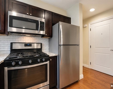 210 Hackensack - Photo Thumbnail 4