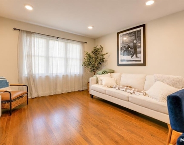 210 Hackensack - Photo Thumbnail 6