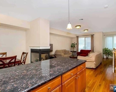 630 Valley Brook - Photo Thumbnail 7