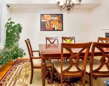 630 Valley Brook - Photo Thumbnail 5