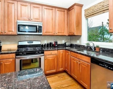 630 Valley Brook - Photo Thumbnail 2