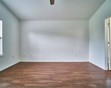 14603 Gearen Court - Photo Thumbnail 8