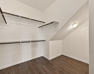 24902 Signorelli Way - Photo Thumbnail 20