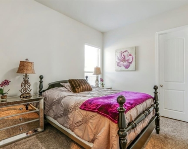 1815 Carriage Oaks Ln - Photo Thumbnail 20
