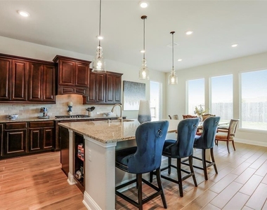 1815 Carriage Oaks Ln - Photo Thumbnail 10
