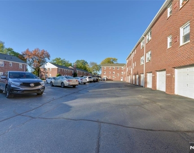 255 Bogert - Photo Thumbnail 17