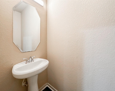 16771 Mammoth Springs Drive - Photo Thumbnail 4