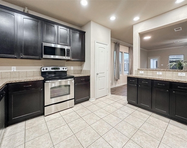 16771 Mammoth Springs Drive - Photo Thumbnail 8