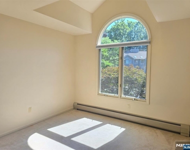 87 Lakeview - Photo Thumbnail 22