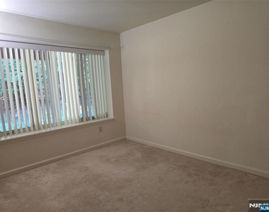 87 Lakeview - Photo Thumbnail 29