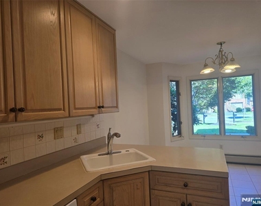 87 Lakeview - Photo Thumbnail 9