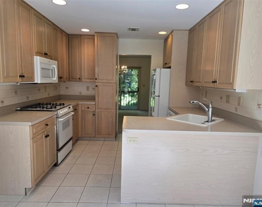 87 Lakeview - Photo Thumbnail 7