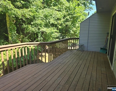 87 Lakeview - Photo Thumbnail 34