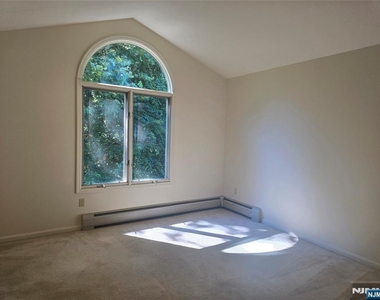 87 Lakeview - Photo Thumbnail 24