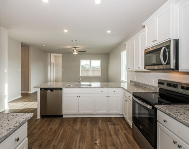 194 Emma Rose Drive - Photo Thumbnail 4