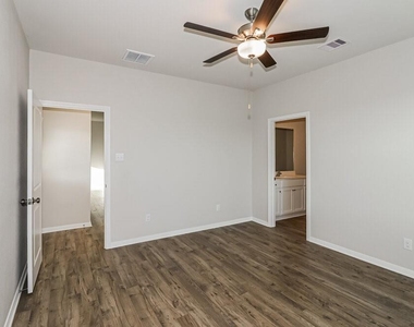 194 Emma Rose Drive - Photo Thumbnail 6
