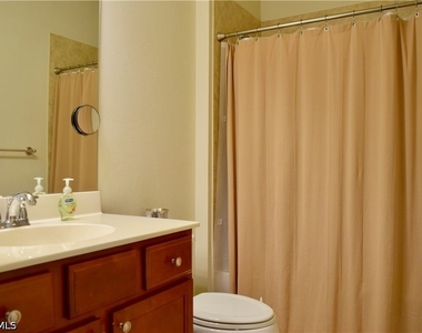 8578 Veronawalk Circle - Photo Thumbnail 11