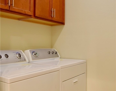 8578 Veronawalk Circle - Photo Thumbnail 13