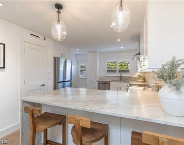 320 14th Avenue S - Photo Thumbnail 9