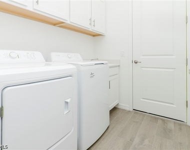 5415 Pikewood Court - Photo Thumbnail 9
