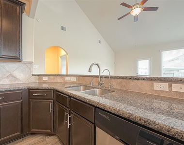 3403 Lilac Ranch Drive - Photo Thumbnail 8