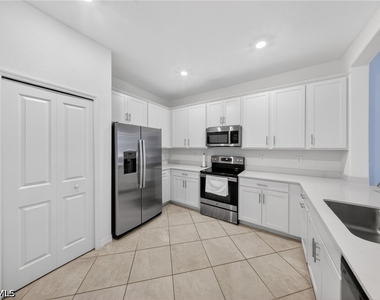2196 Dragonfruit Way - Photo Thumbnail 5