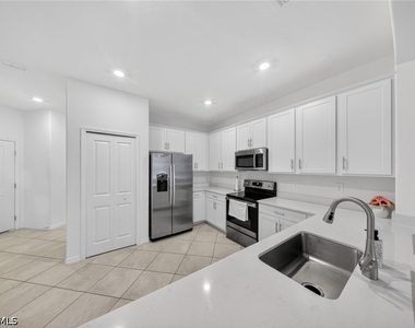 2196 Dragonfruit Way - Photo Thumbnail 6