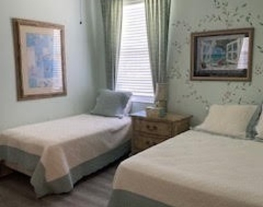 7832 Meridan Court - Photo Thumbnail 12