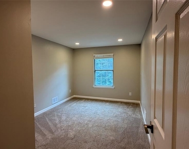 602 Lilac - Photo Thumbnail 7