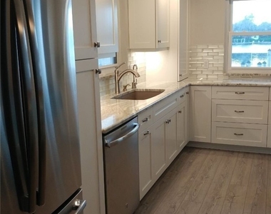 3400 Gulf Shore Boulevard N - Photo Thumbnail 5
