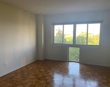 3600 Montrose Boulevard - Photo Thumbnail 1