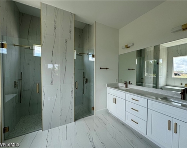 1421 Ne 17th Avenue - Photo Thumbnail 8