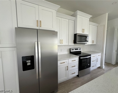 1421 Ne 17th Avenue - Photo Thumbnail 13