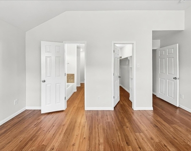 3934 Hawthorne Glen Court - Photo Thumbnail 7