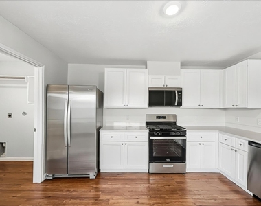 3934 Hawthorne Glen Court - Photo Thumbnail 1
