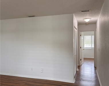 4629 Bayshore Drive - Photo Thumbnail 5