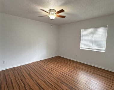 4629 Bayshore Drive - Photo Thumbnail 9