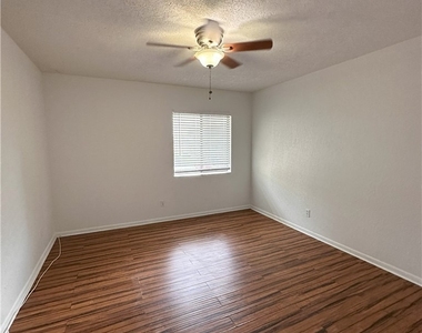 4629 Bayshore Drive - Photo Thumbnail 10