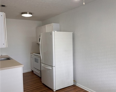 4629 Bayshore Drive - Photo Thumbnail 2