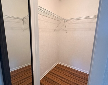 4629 Bayshore Drive - Photo Thumbnail 12