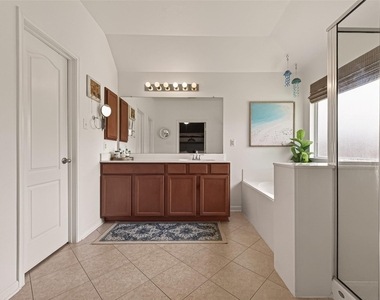 11518 Columbia Pines Lane - Photo Thumbnail 24