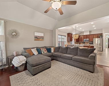 11518 Columbia Pines Lane - Photo Thumbnail 10