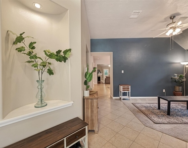 11518 Columbia Pines Lane - Photo Thumbnail 4